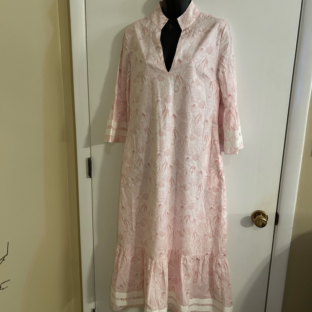 Chic Floral Midi Dress in Soft Pink